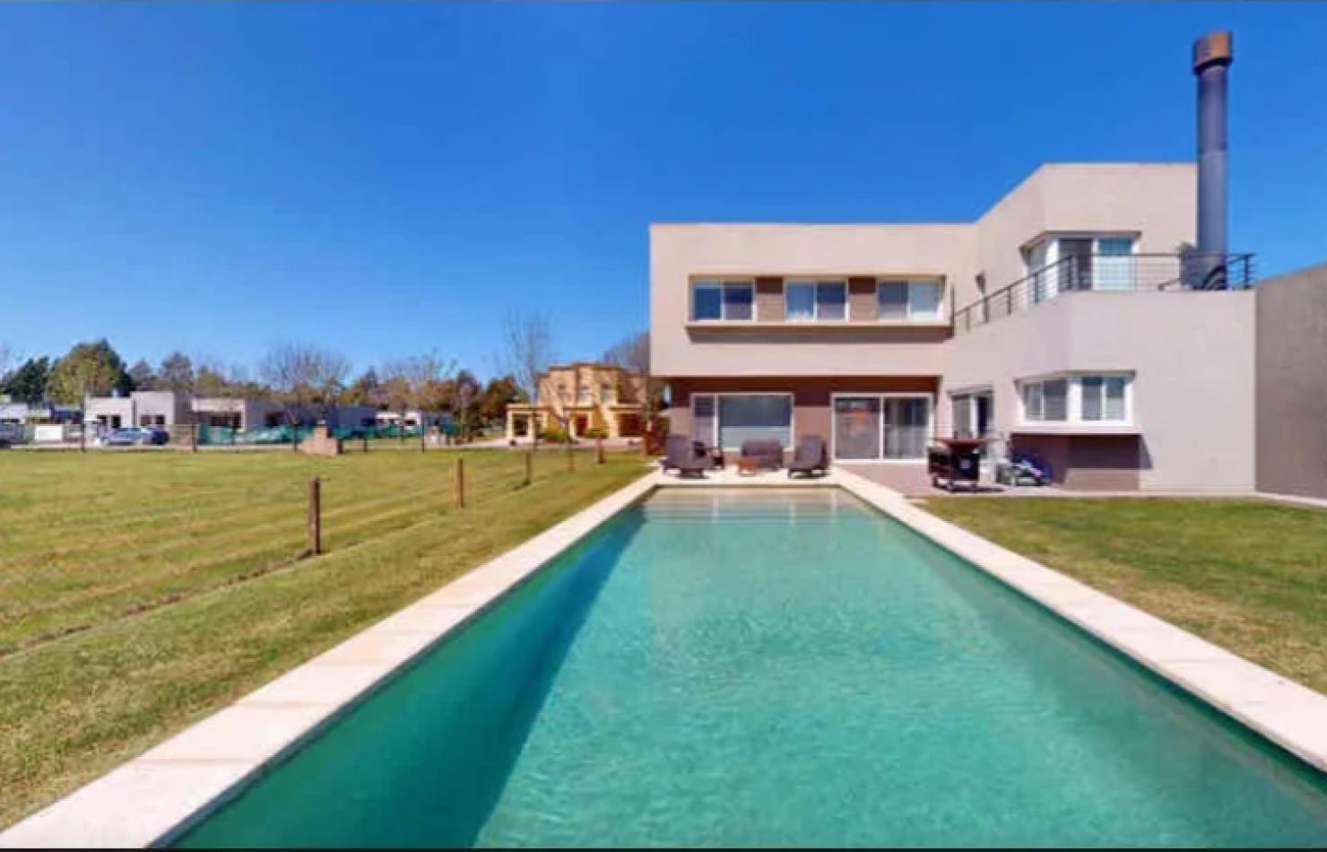 VENTA, de hermosa casa en Haras del Sur 2