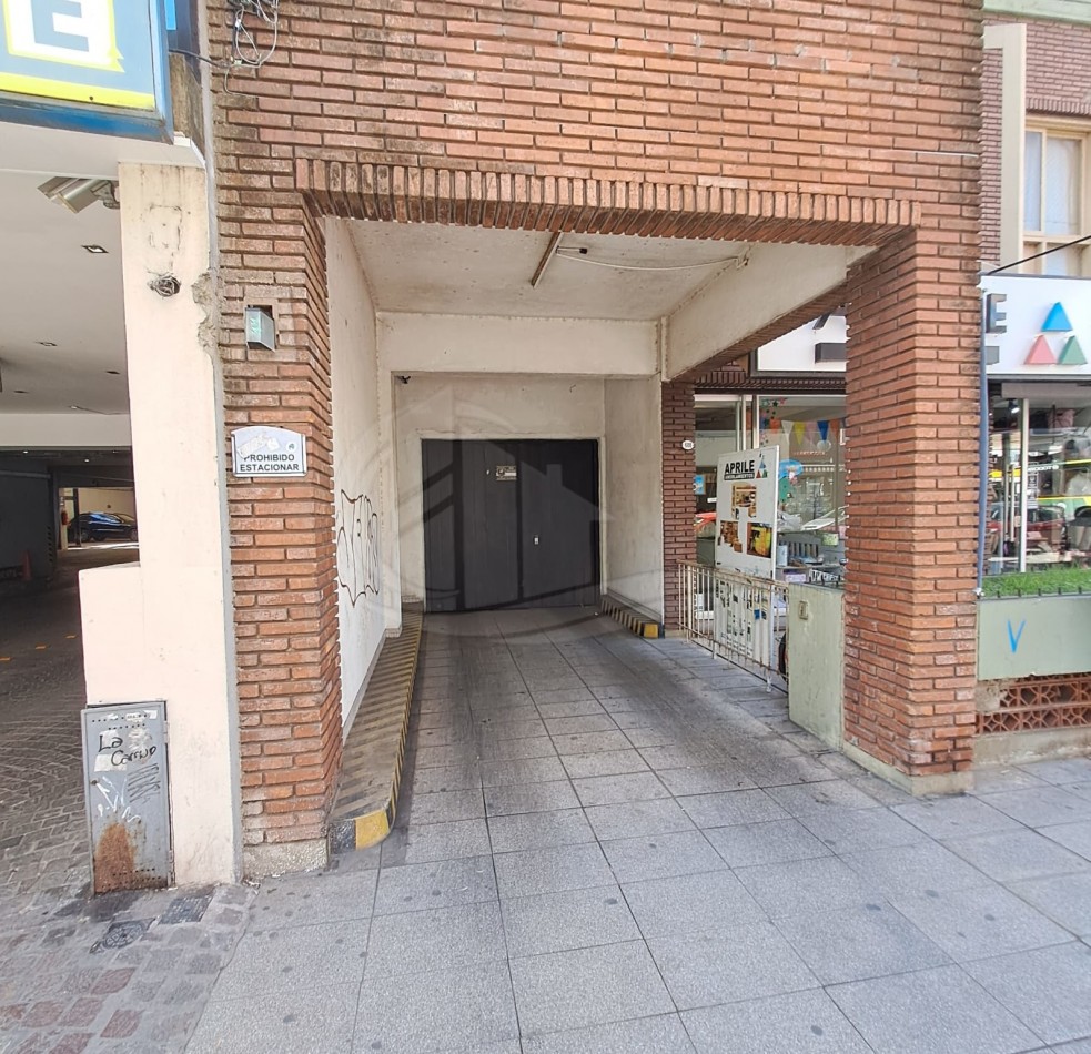 Cochera VENTA Quilmes Centro