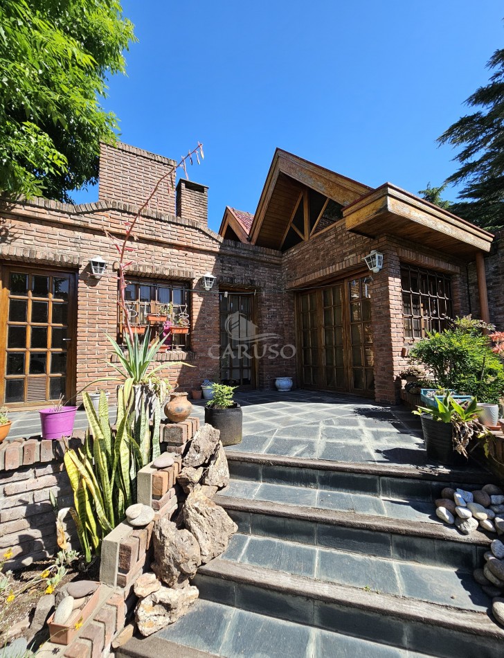 Chalet en Barrio Parque Calchaqui - QUILMES OESTE