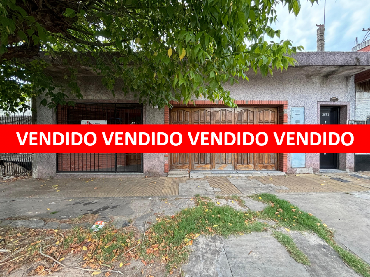 Casa PH al frente para reciclar en Bernal Oeste