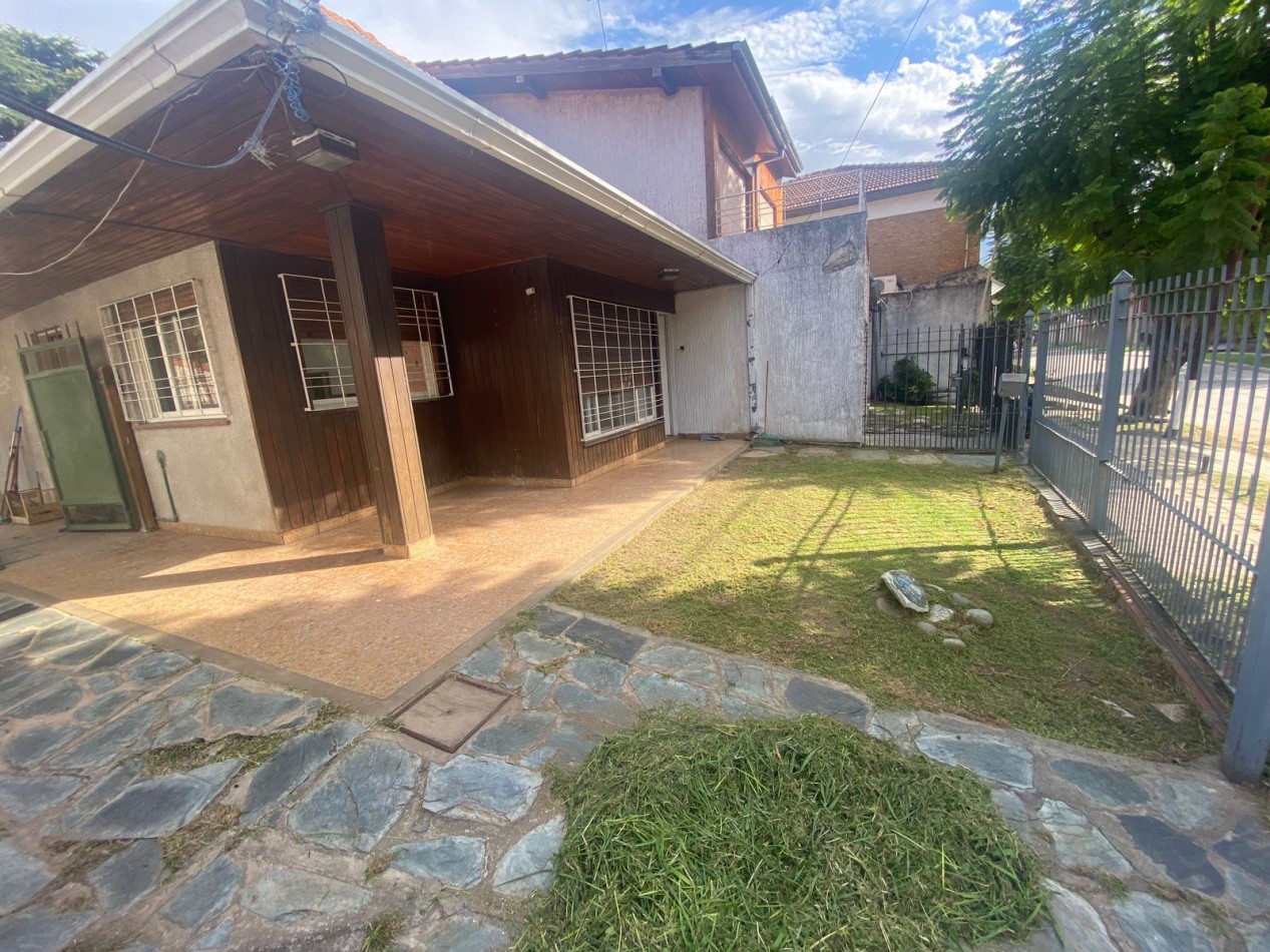 2 CASAS DE 3 AMBIENTES SOBRE LOTE EN QUILMES OESTE